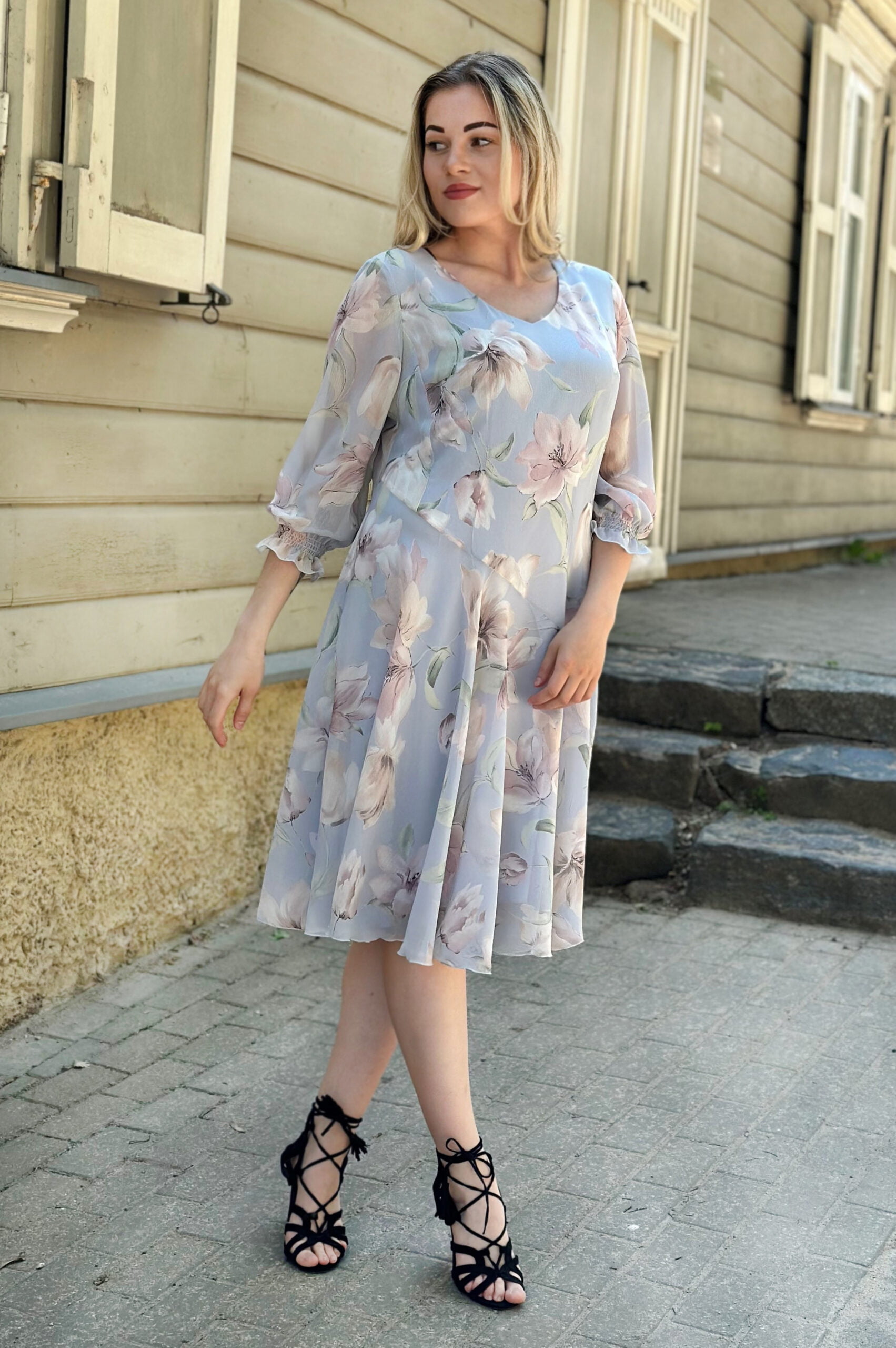 Šifona svētku kleita maigos toņos, Zaklin - Image 2