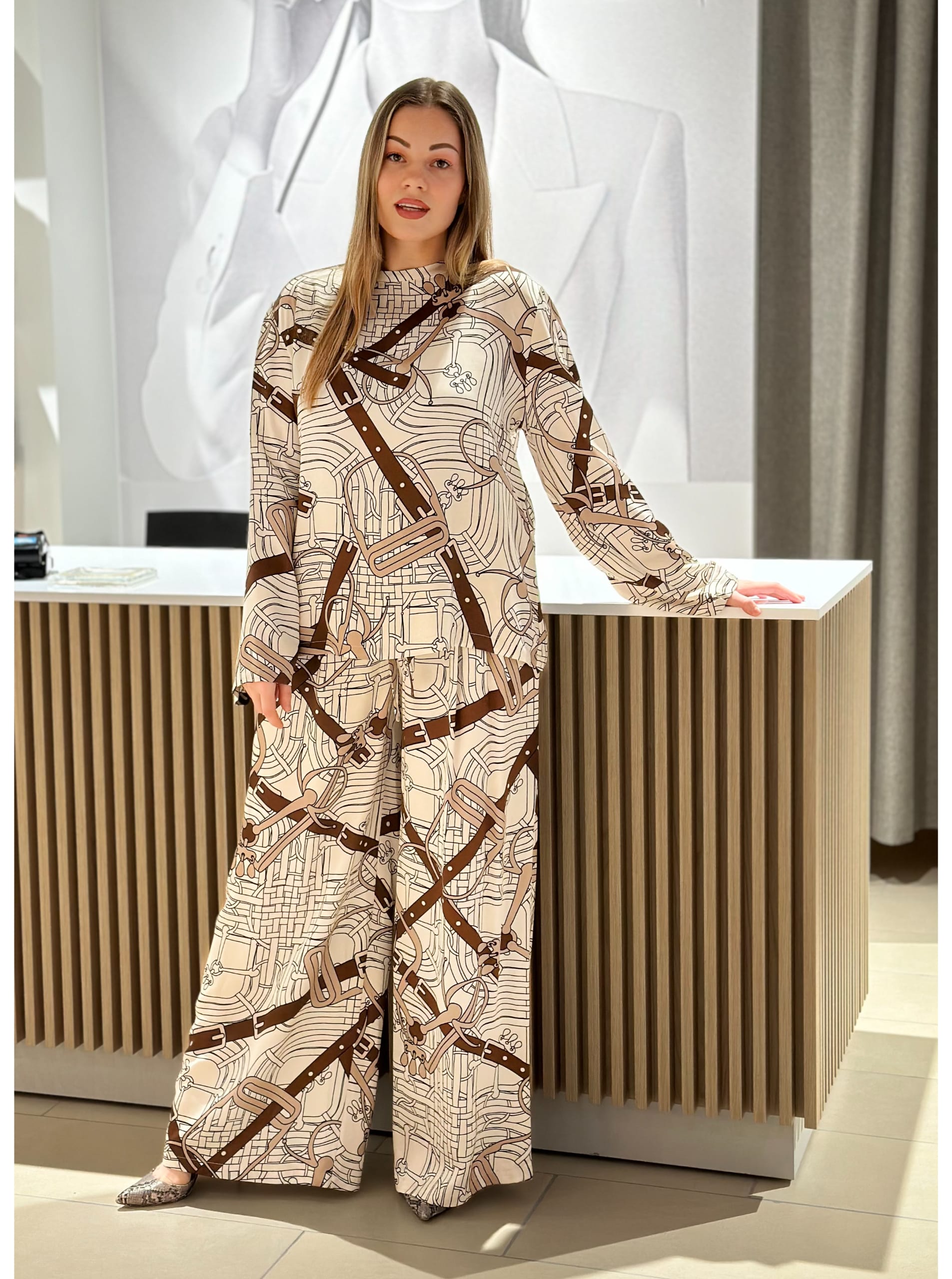 Viskozes kostīms, Clothé