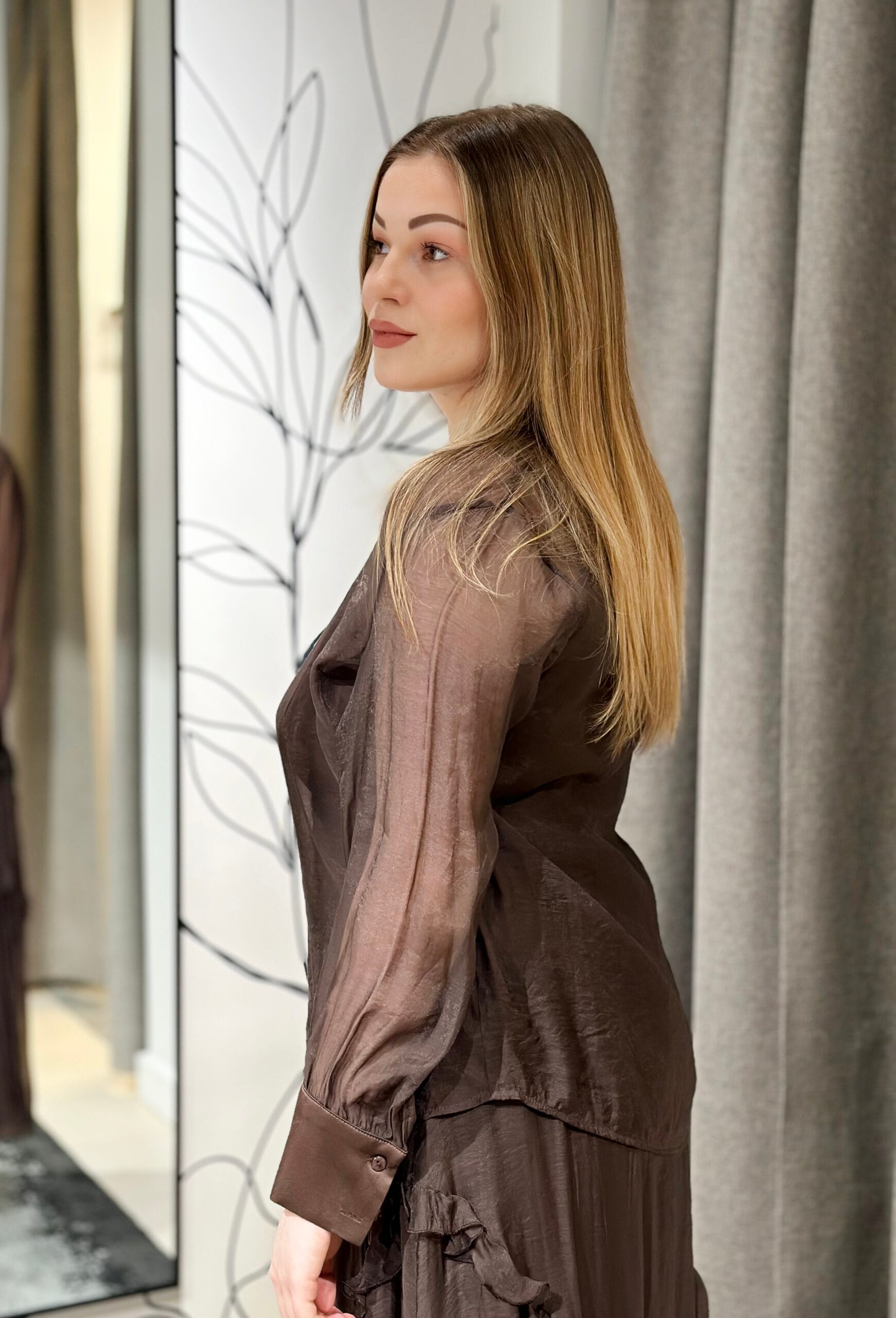 Blūze ar apakškreklu, Clothé