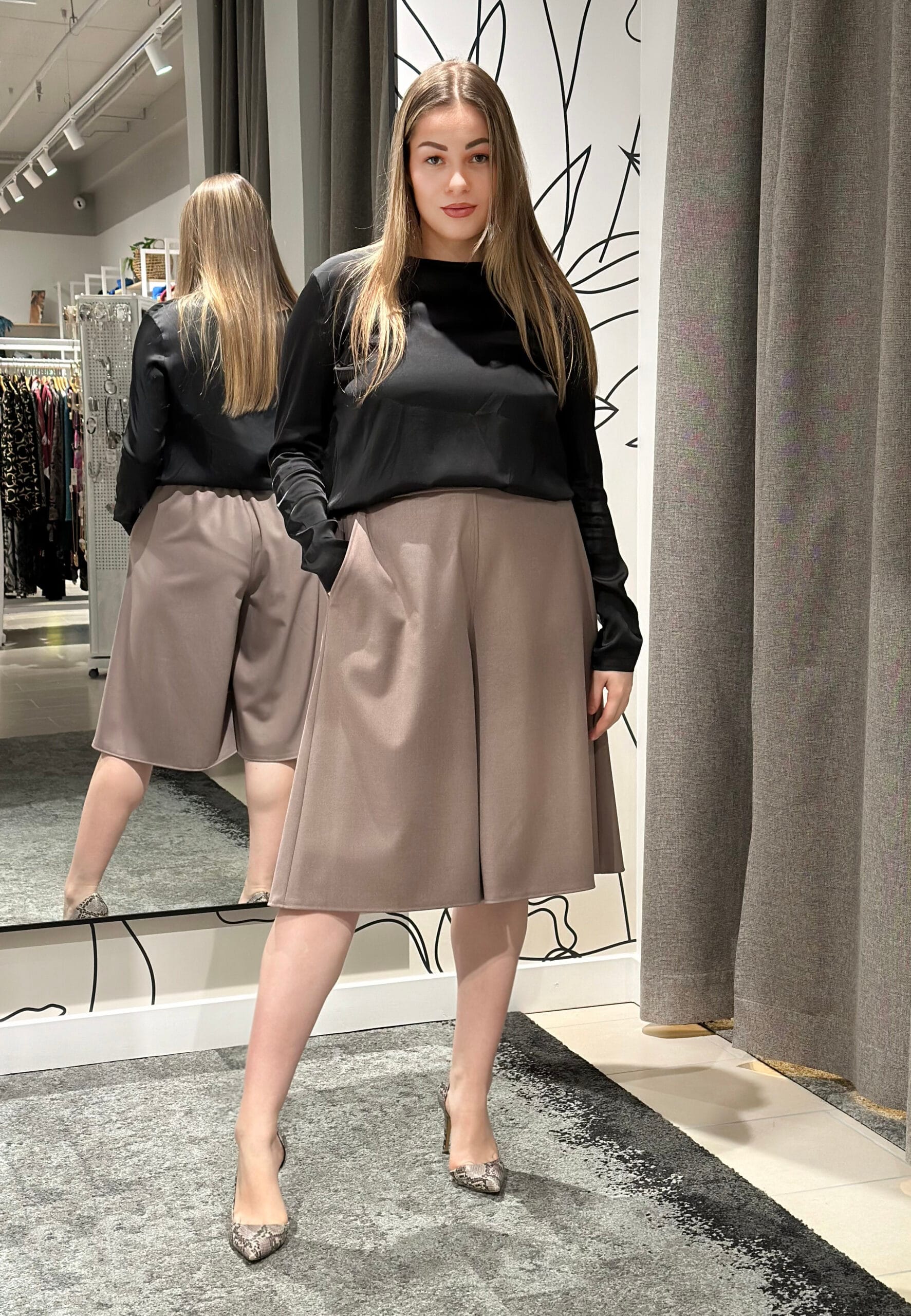 Šortu svārki L544 - Image 3