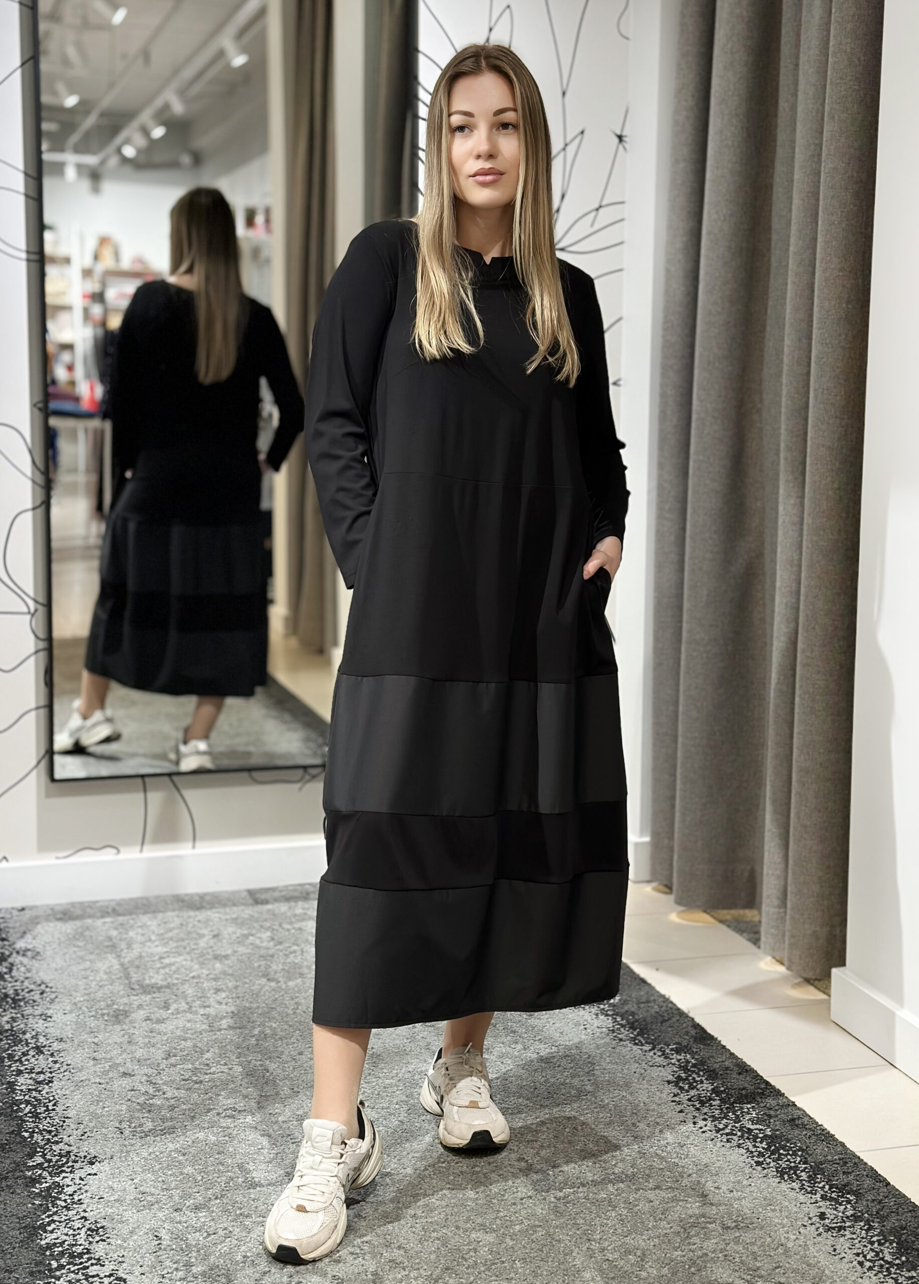 Plus size kleita ar kabatām, melna