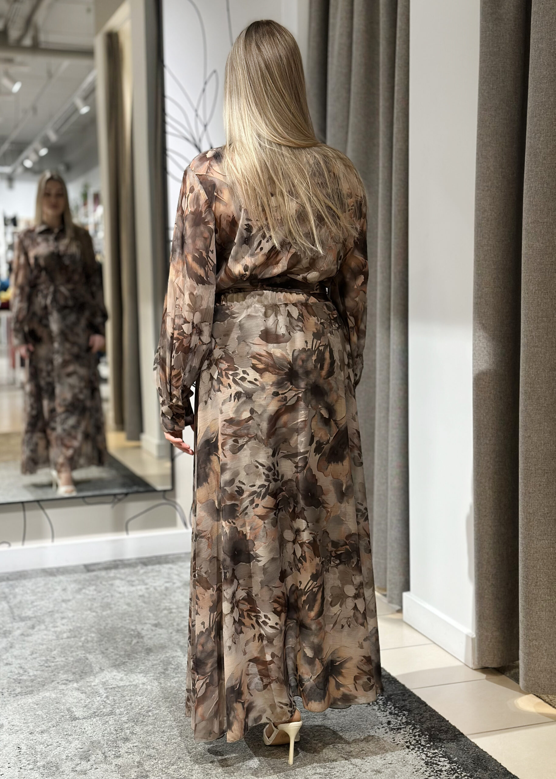 Gaisīgs svārku kostīms, brūns - Image 3