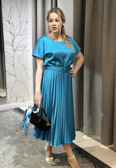 Spīdīga svētku kleita, Catena