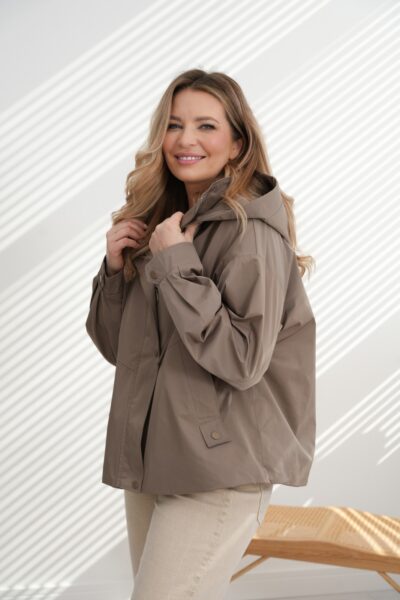 Virsjaka, Andrea, khaki