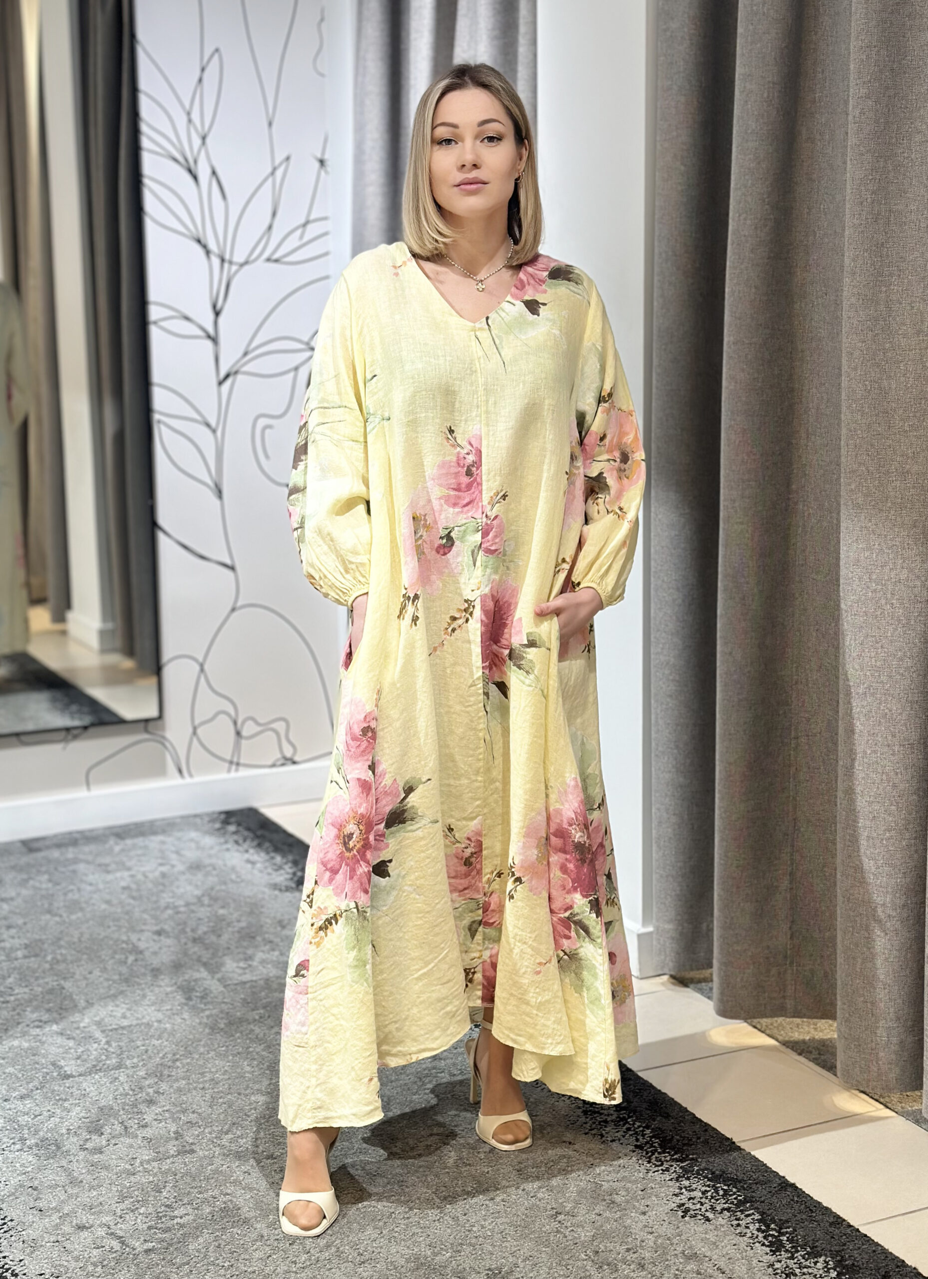 Lina kleita ar kabatām